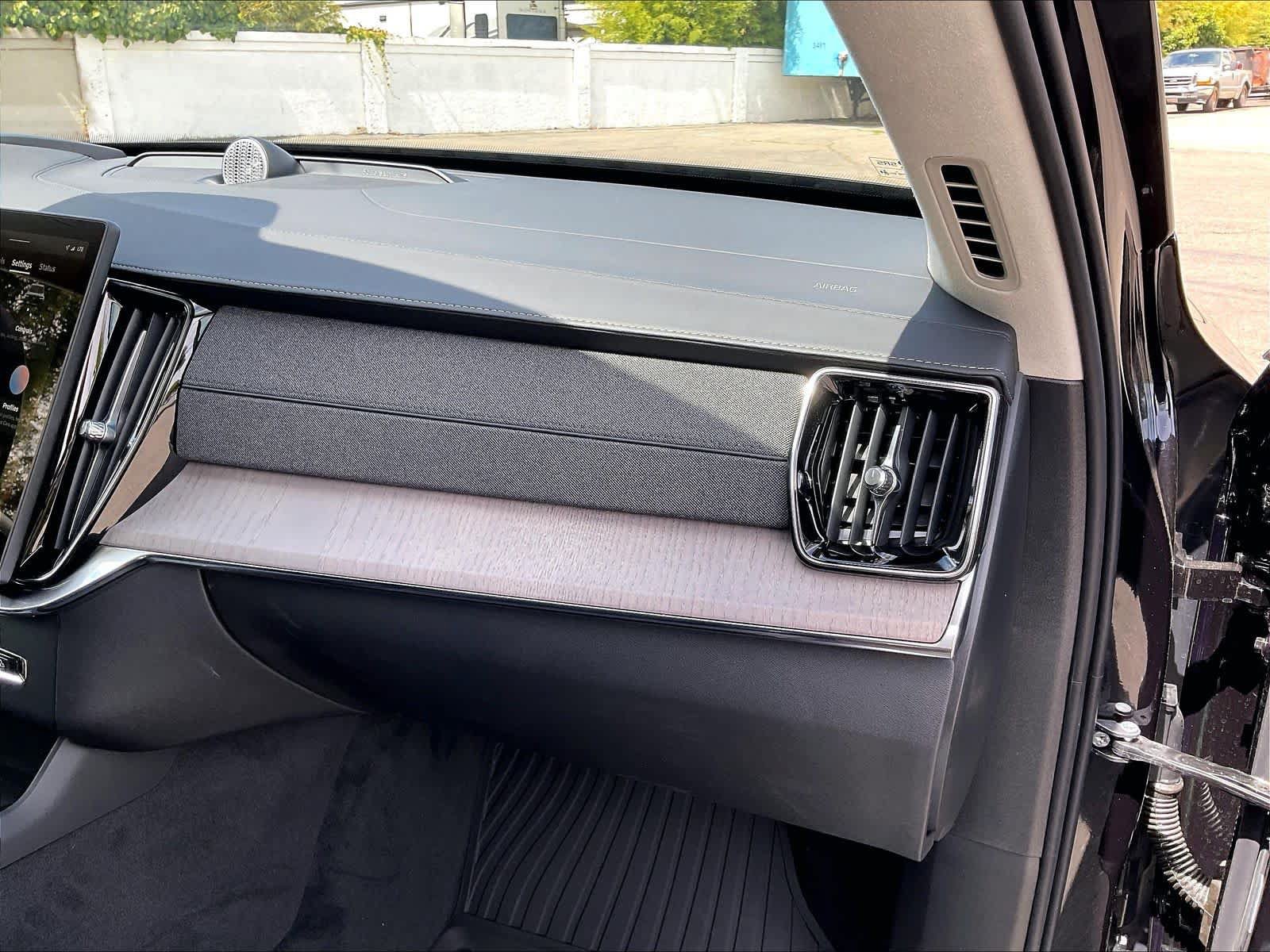 New 2027 Volvo XC90 B6 Ultra AWD/4WD image 28