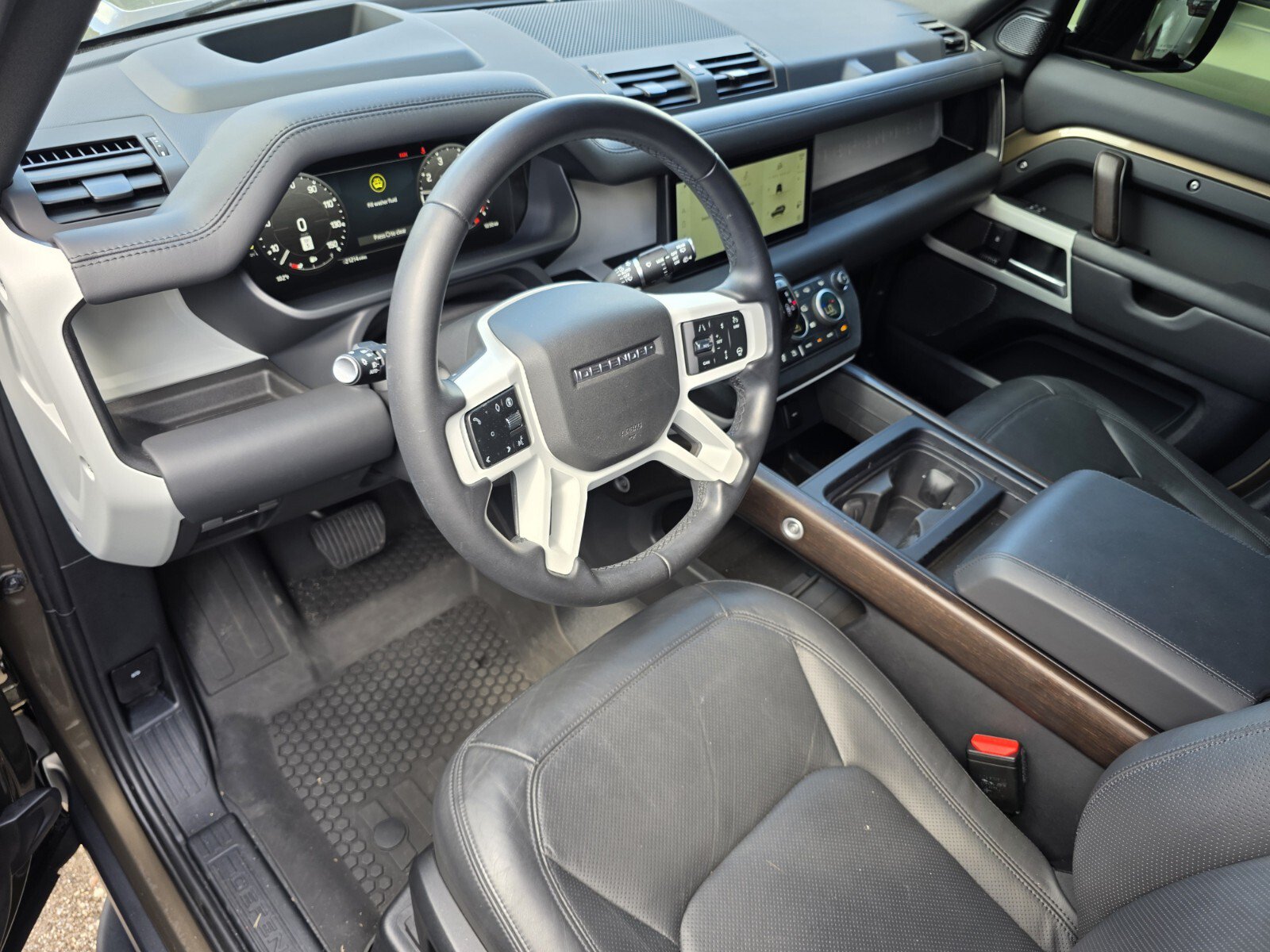 Certified 2024 Land Rover Defender 110 SE AWD/4WD image 11