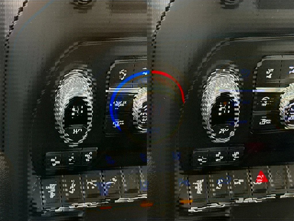 Used 2020 GMC Sierra 3500 AT4 w/ AT4 Premium Package image 15