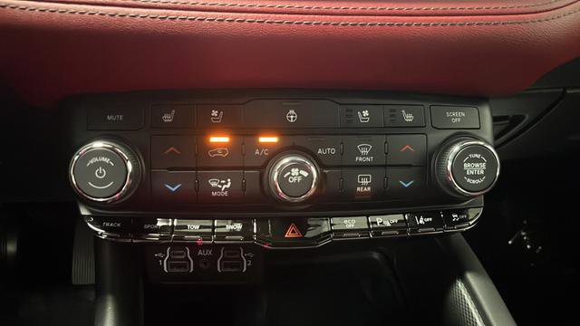 Used 2022 Dodge Durango R/T w/ Tow 'N Go Package AWD/4WD image 18