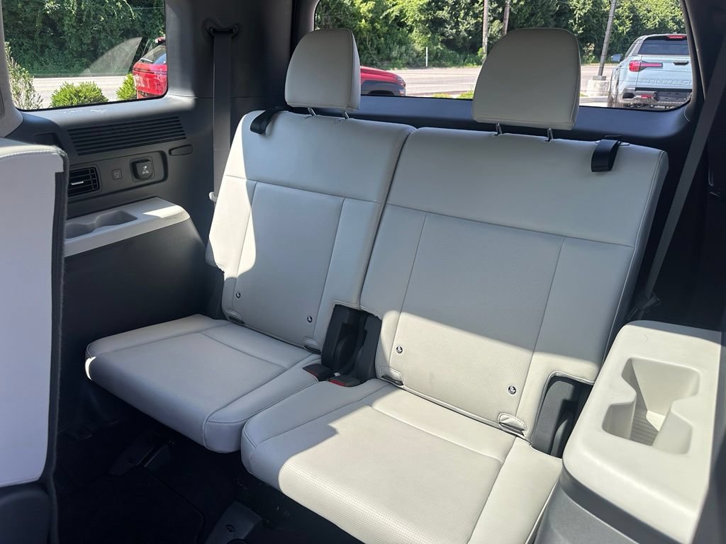 Certified 2024 Hyundai Santa Fe Limited AWD/4WD image 13
