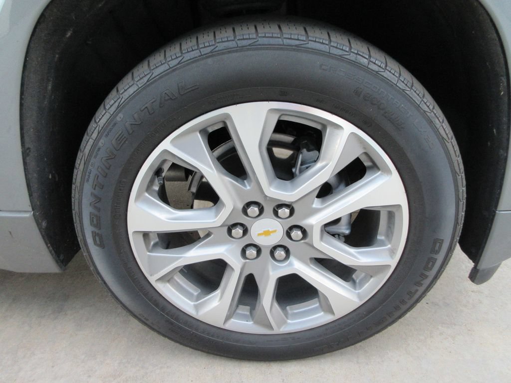 Certified 2021 Chevrolet Traverse Premier w/ LPO, Floor Liner Package AWD/4WD image 9