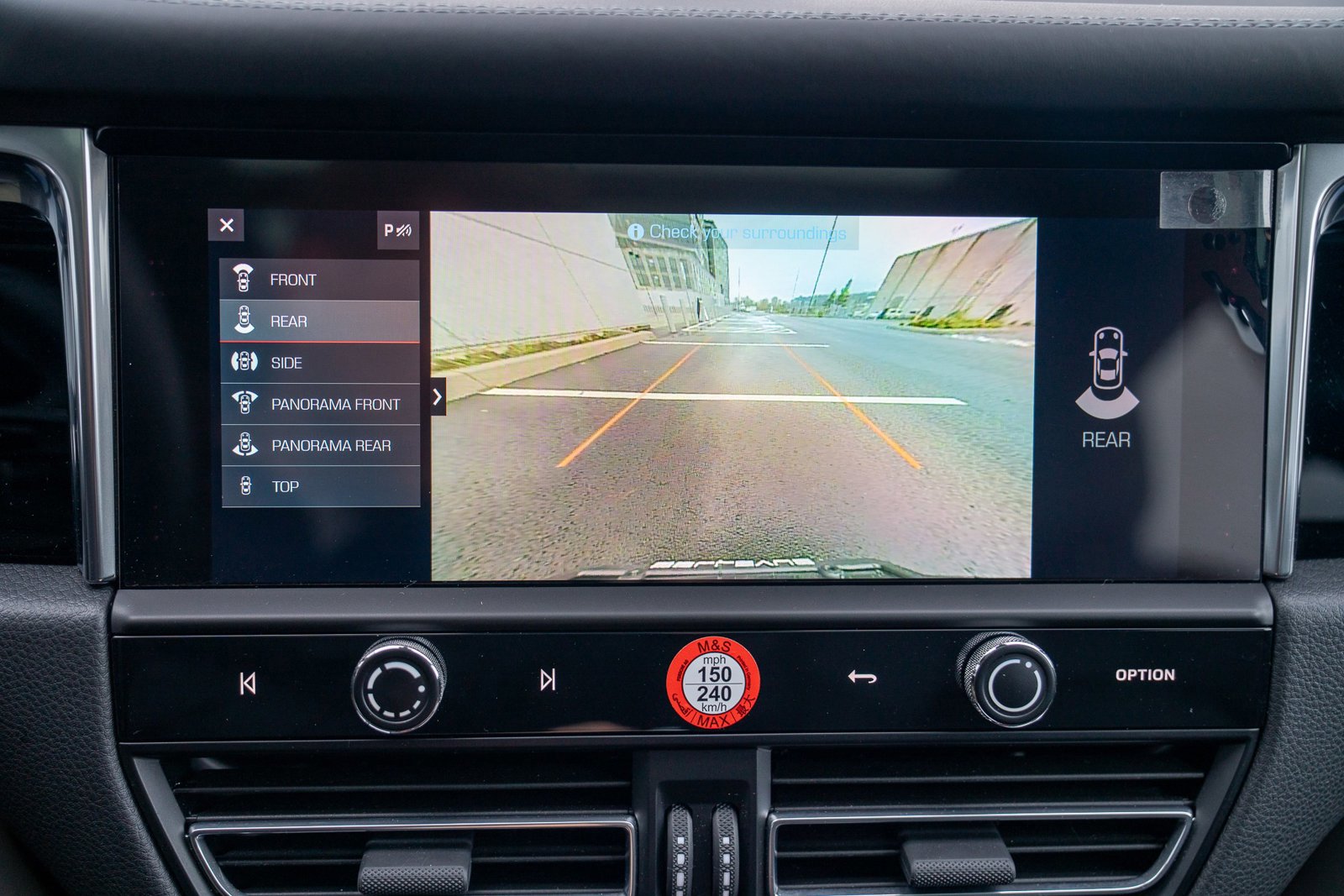 Used 2025 Porsche Macan image 19