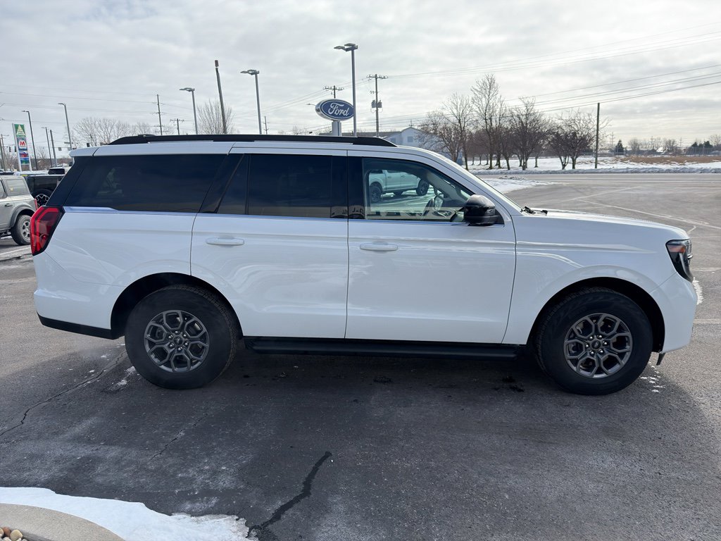 Used 2025 Ford Expedition Active AWD/4WD image 5