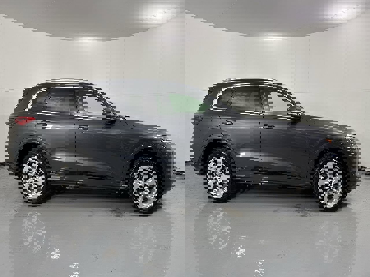 Used 2025 Audi Q5 Premium Plus w/ Premium Plus image 38