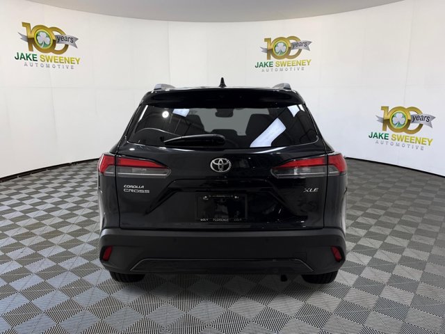 Used 2025 Toyota Corolla Cross XLE FWD image 9
