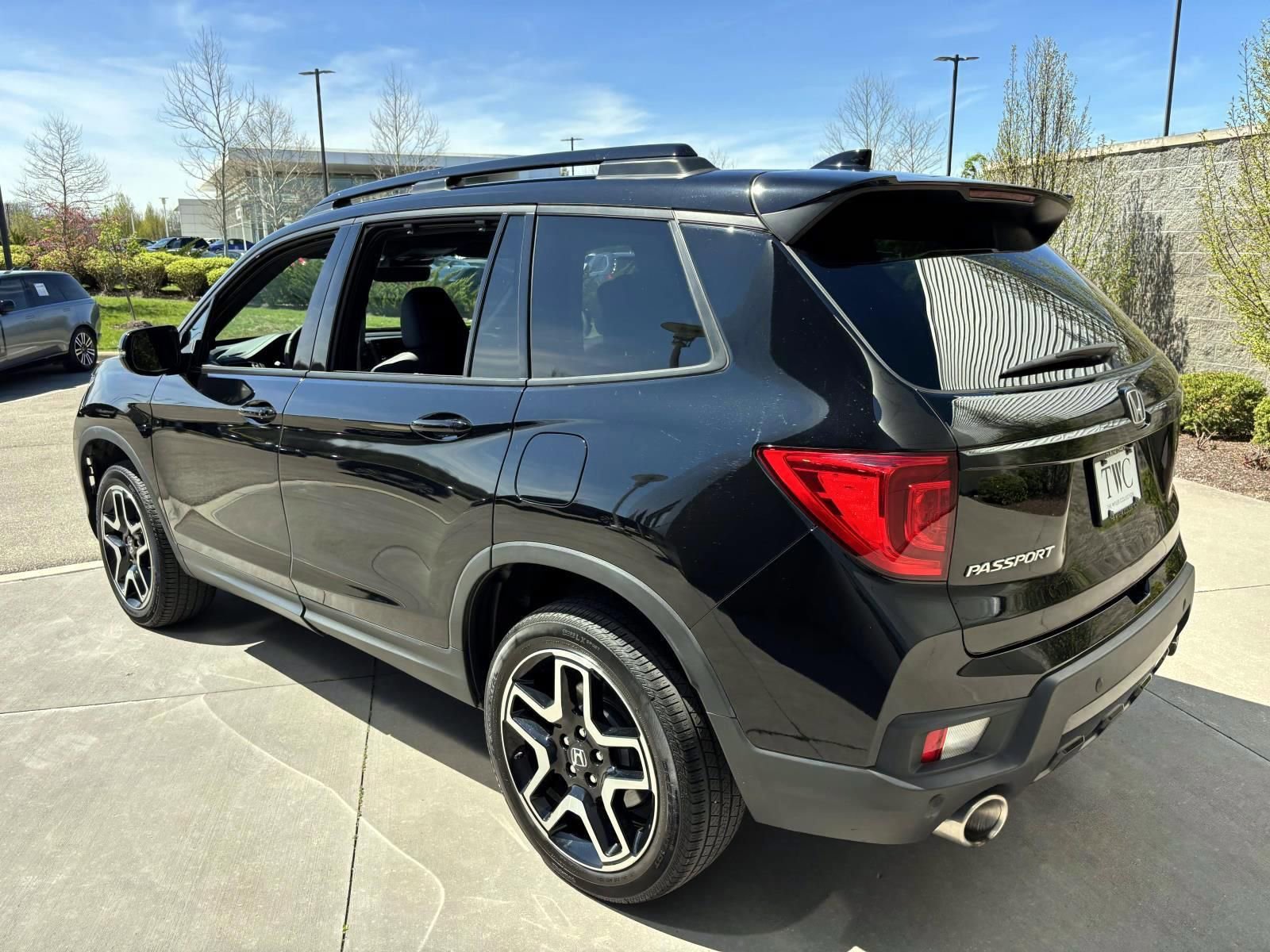 Used 2023 Honda Passport Elite image 7