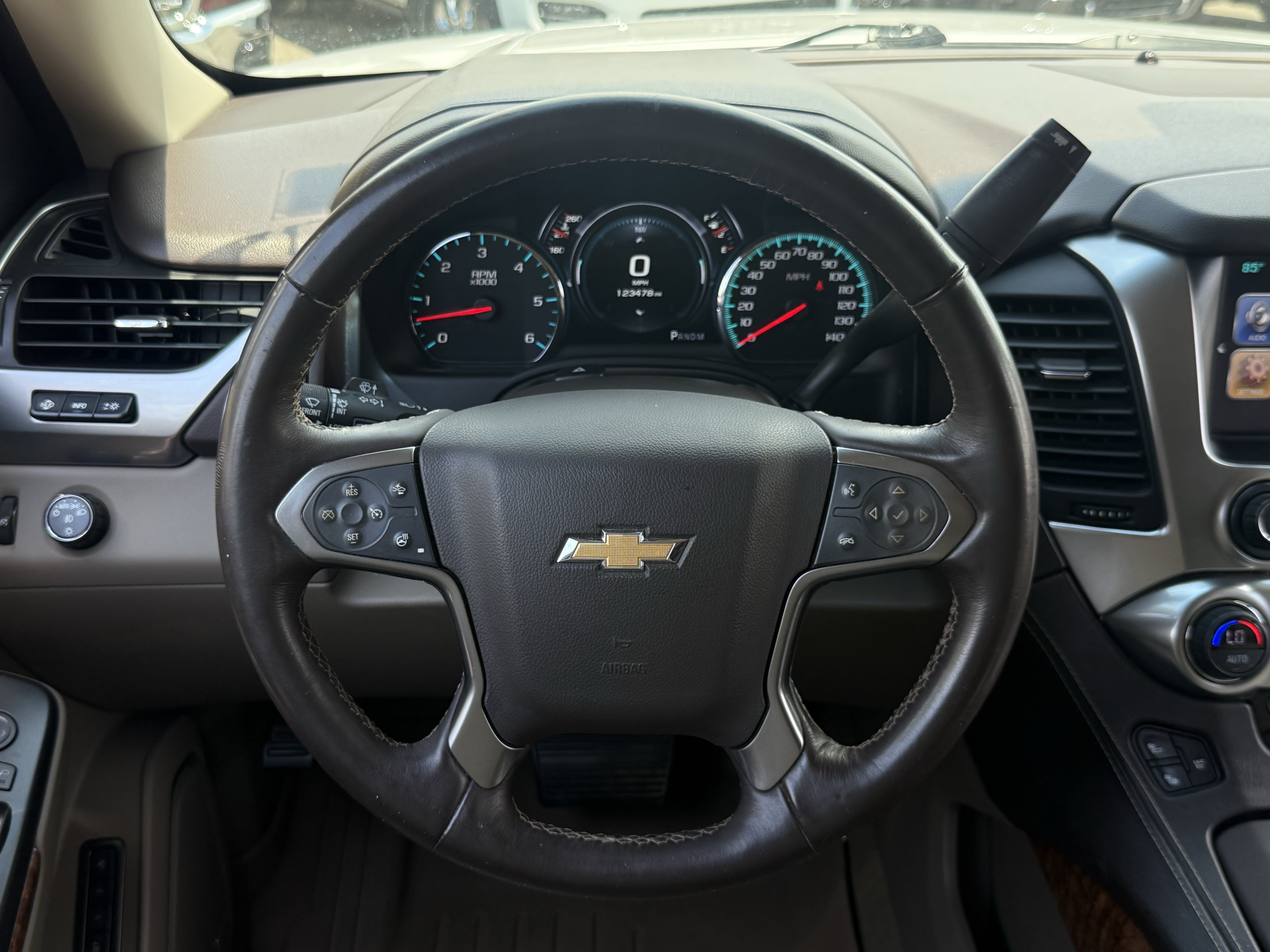 Used 2016 Chevrolet Suburban LTZ RWD image 17