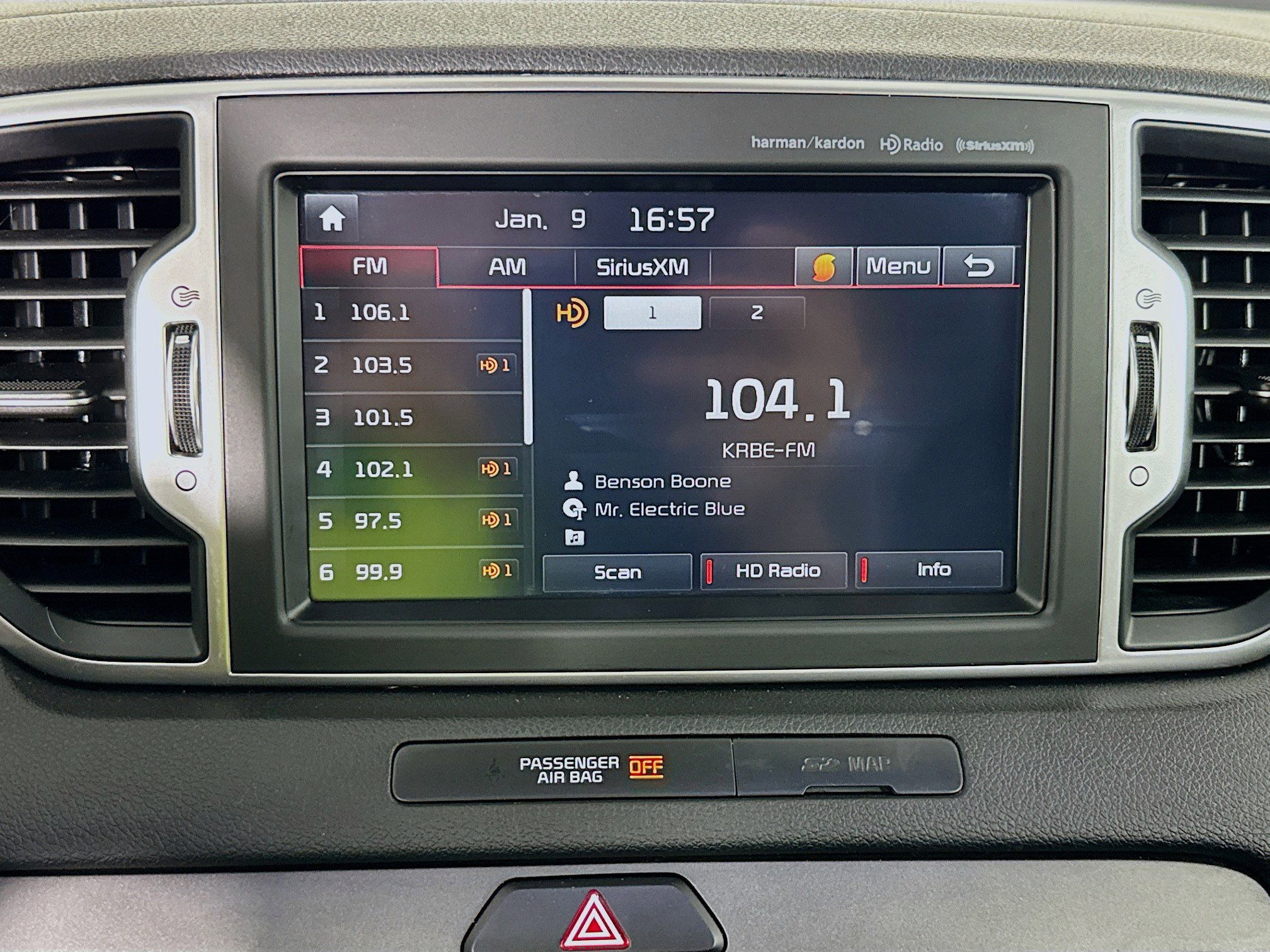 Used 2017 Kia Sportage EX w/ EX Technology Package image 17