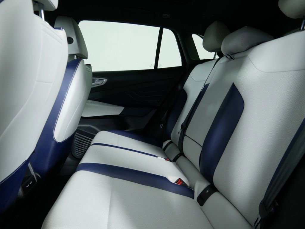 Used 2023 Volkswagen ID.4 Pro S image 16