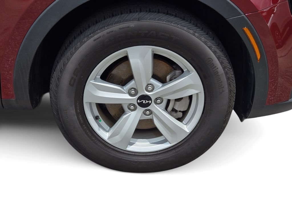 Certified 2025 Kia Sorento LX FWD image 6