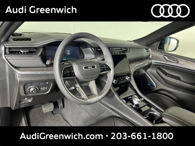 Used 2024 Jeep Grand Cherokee Overland w/ Trailer Tow Package AWD/4WD image 22