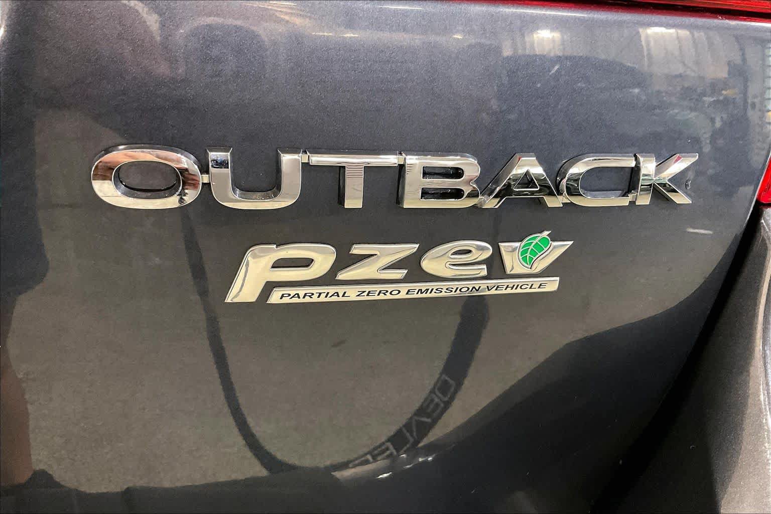 Used 2017 Subaru Outback 2.5i Premium AWD/4WD image 10