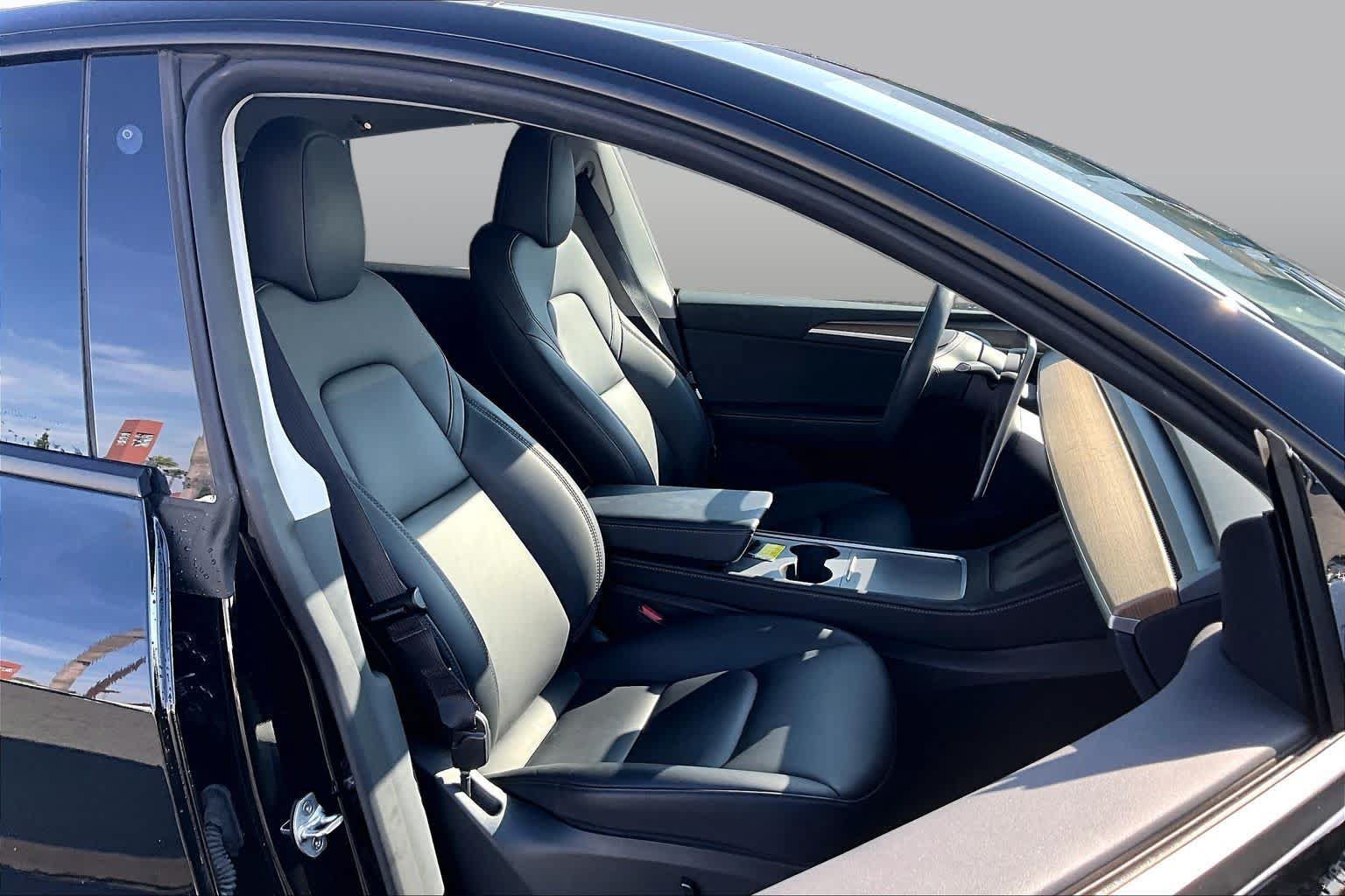 Used 2023 Tesla Model Y AWD image 8