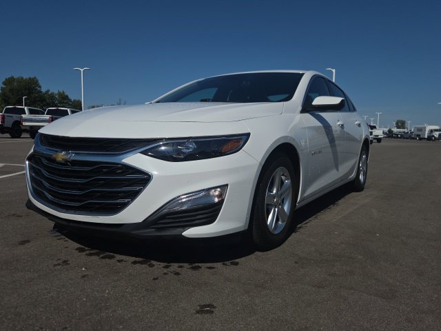 Used 2023 Chevrolet Malibu LS w/ Driver Confidence Package FWD image 2
