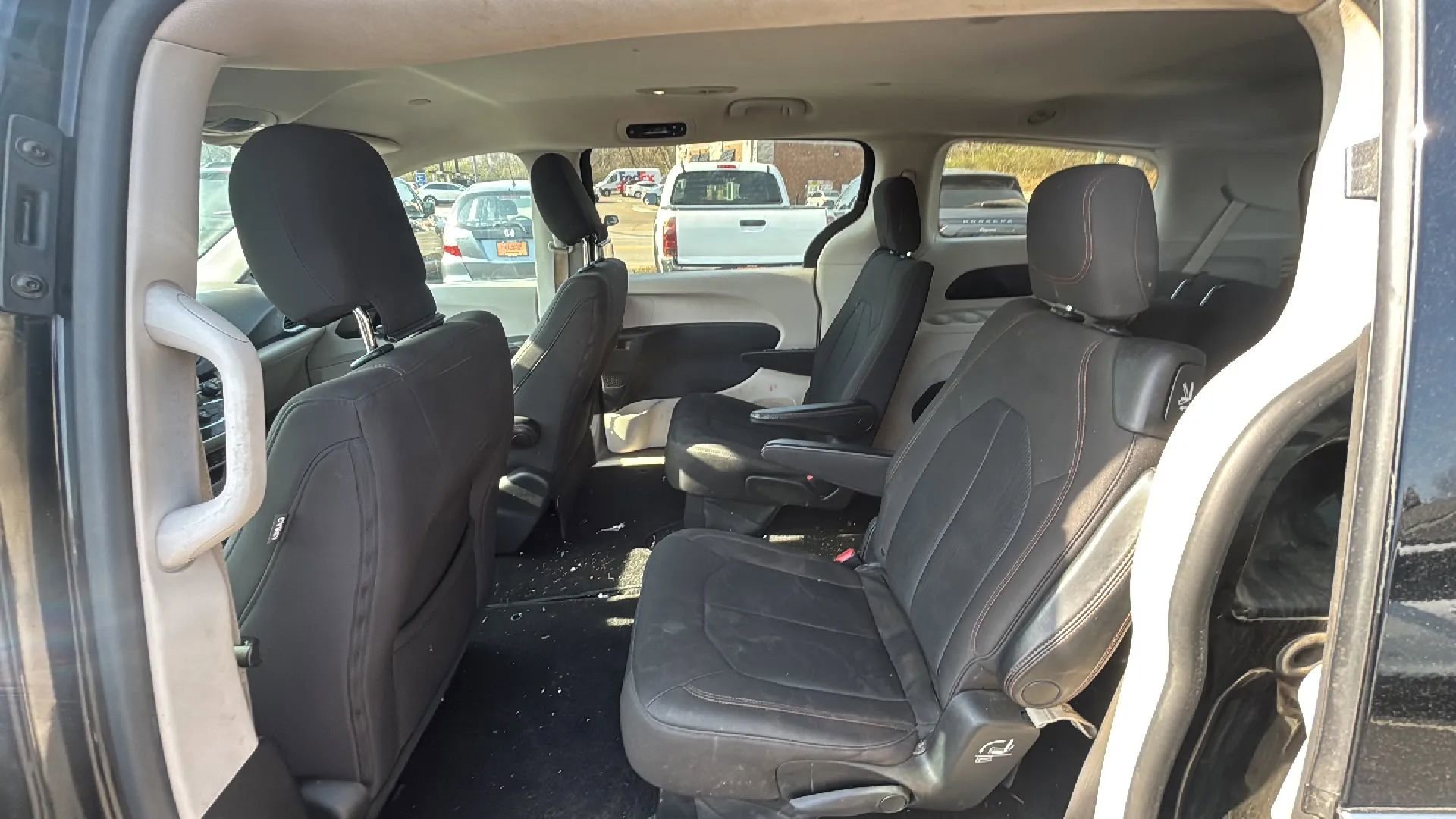 Used 2017 Chrysler Pacifica LX w/ Tire & Wheel Group image 11