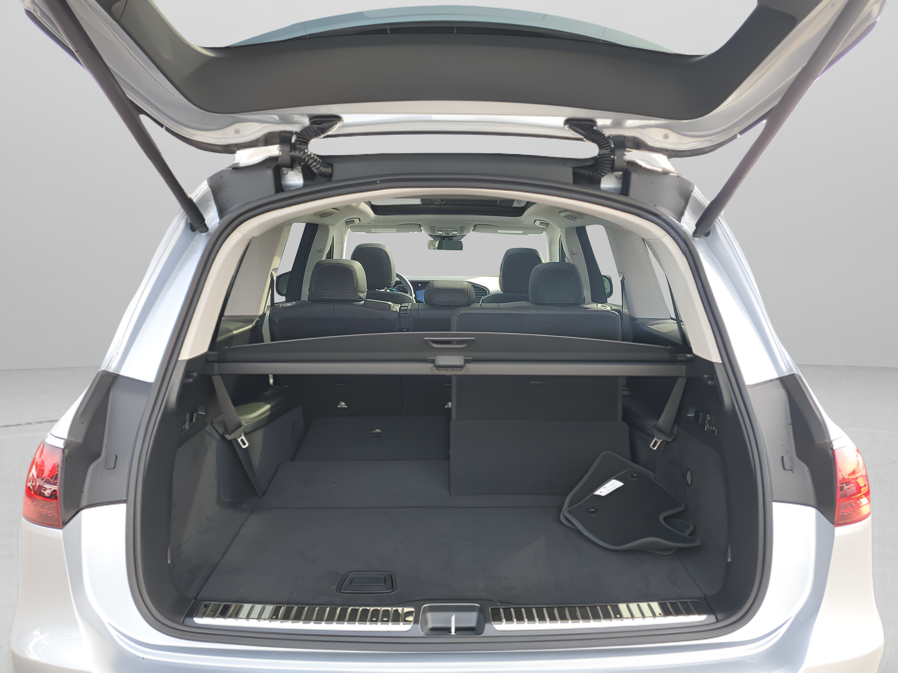 Certified 2026 Mercedes-Benz GLS 450 4MATIC image 37