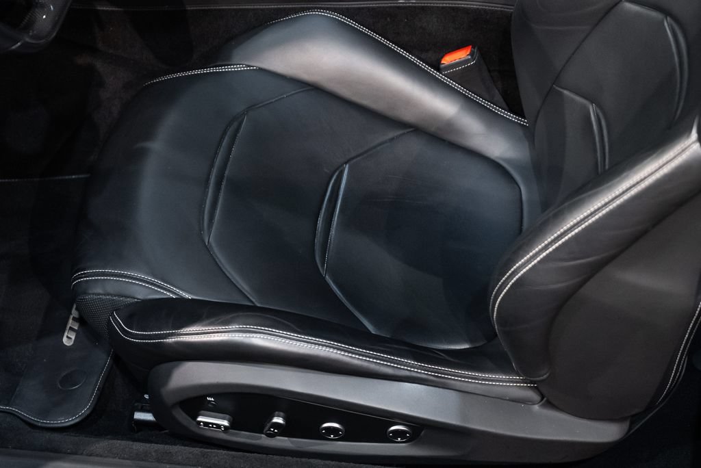 Certified 2019 Ferrari GTC4Lusso AWD/4WD image 31