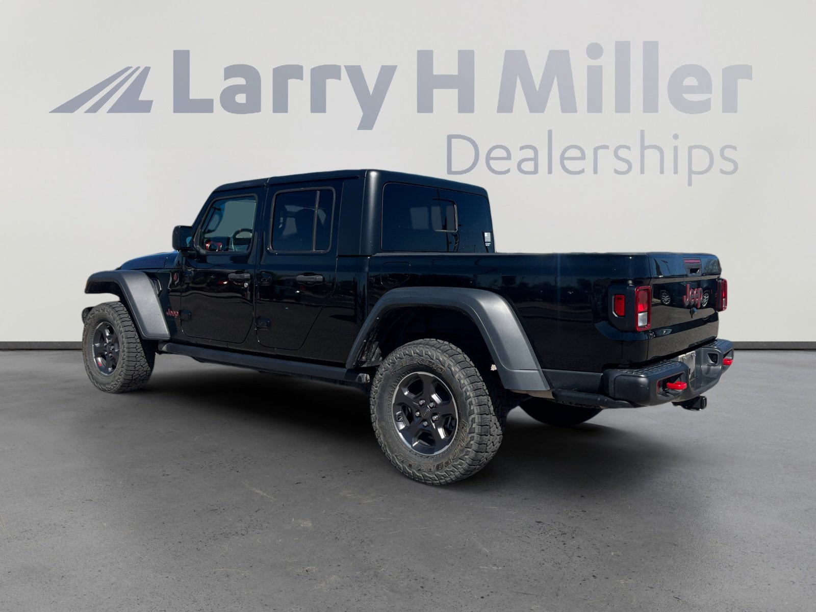 Used 2023 Jeep Gladiator Rubicon w/ Trailer Tow Package image 3