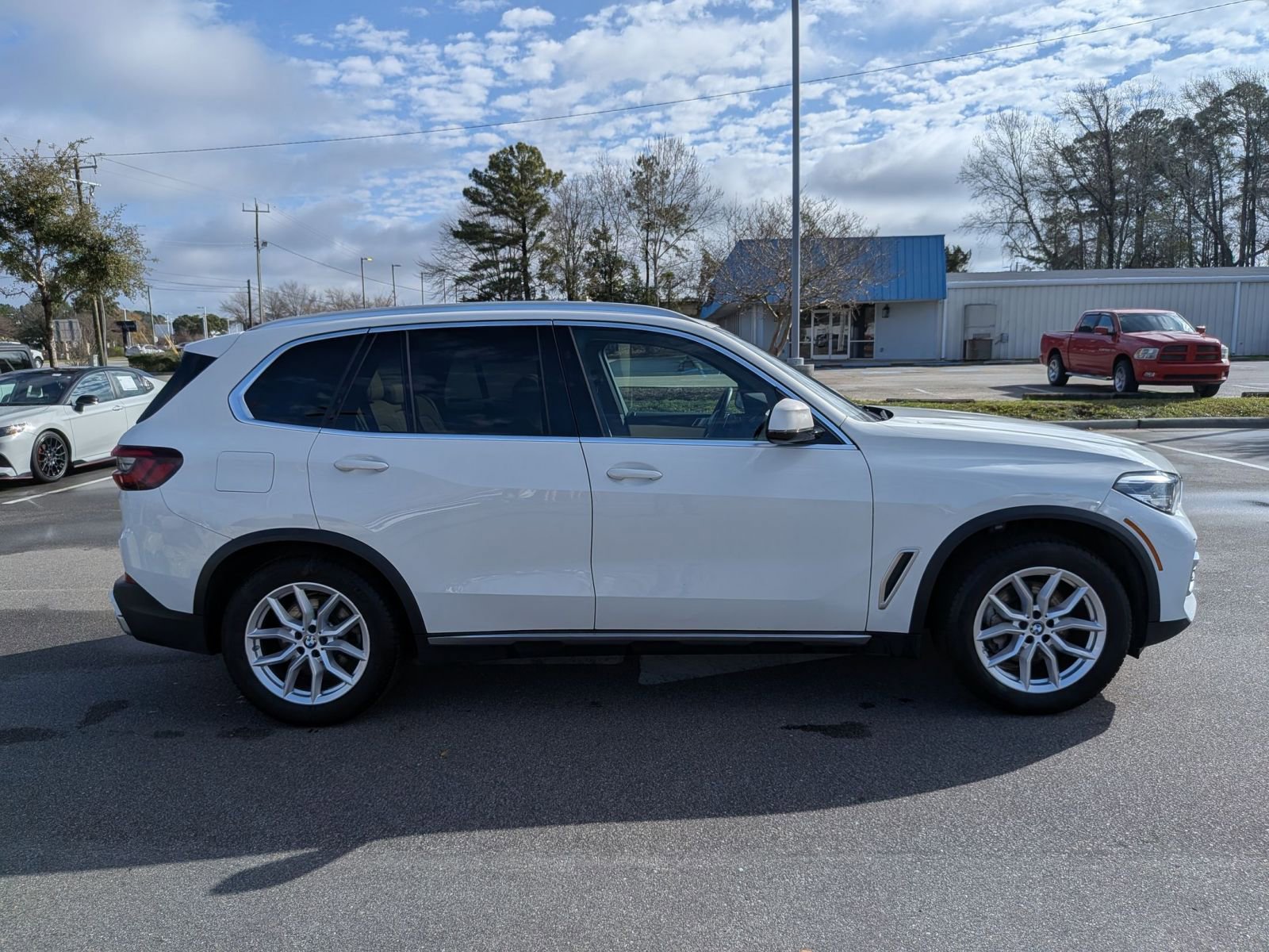 Used 2021 BMW X5 xDrive40i w/ Convenience Package image 2