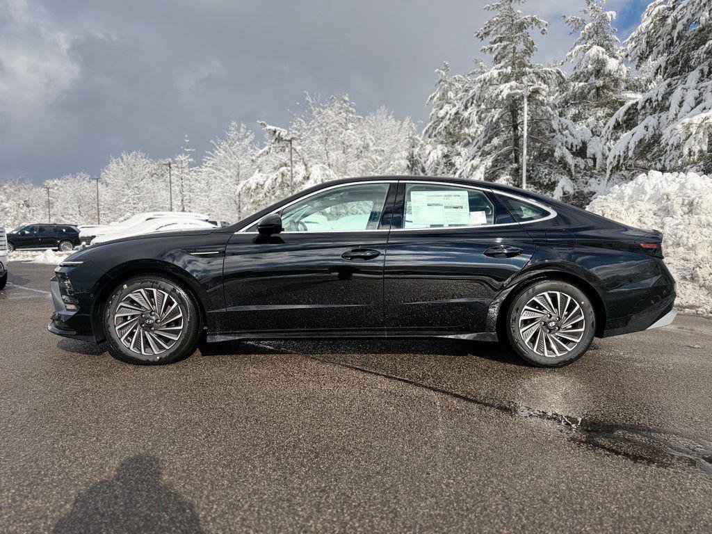 New 2026 Hyundai Sonata Limited image 3