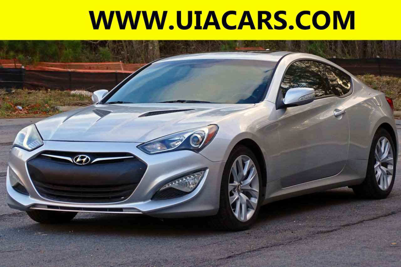 Used 2013 Hyundai Genesis 3.8 image 3