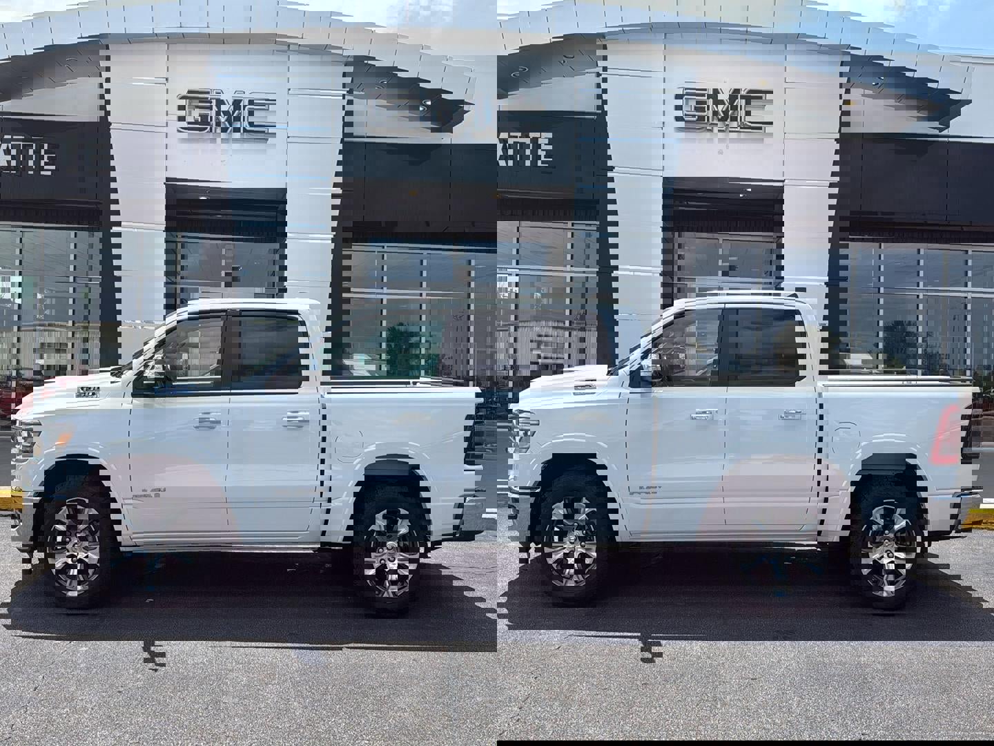 Used 2022 RAM 1500 Laramie image 1