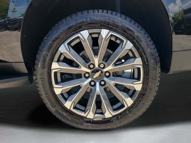 Used 2025 Chevrolet Suburban High Country AWD/4WD image 38