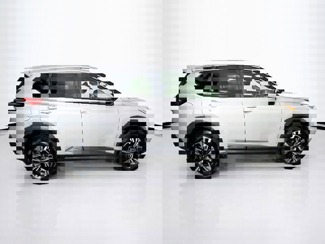 Certified 2023 Nissan Rogue SV image 4