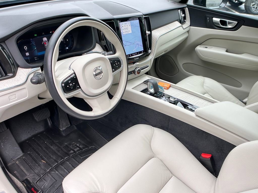 Used 2023 Volvo XC60 B5 Plus w/ Climate Package image 10