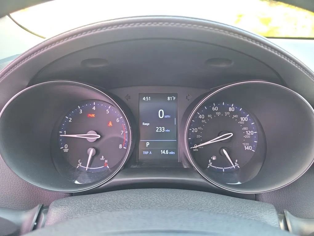 Used 2020 Toyota C-HR LE FWD image 17