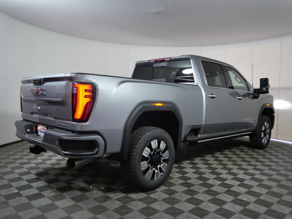 New 2026 GMC Sierra 3500 Denali w/ Denali Reserve Package AWD/4WD image 2