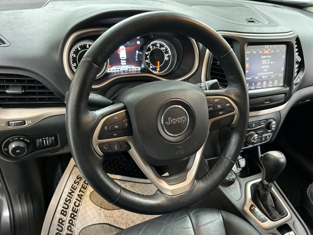 Used 2016 Jeep Cherokee Limited AWD/4WD image 4