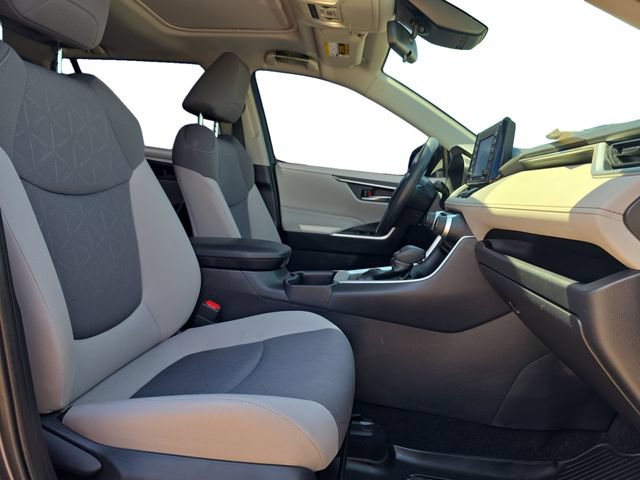 Used 2022 Toyota RAV4 XLE w/ Convenience Package AWD/4WD image 17