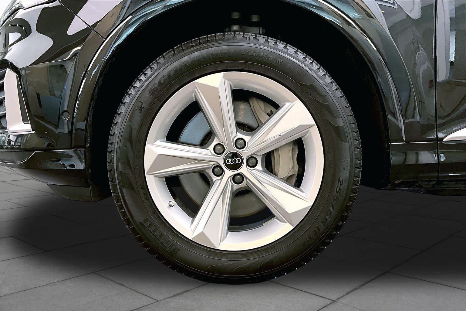 Used 2023 Audi Q7 2.0T Premium AWD/4WD image 11