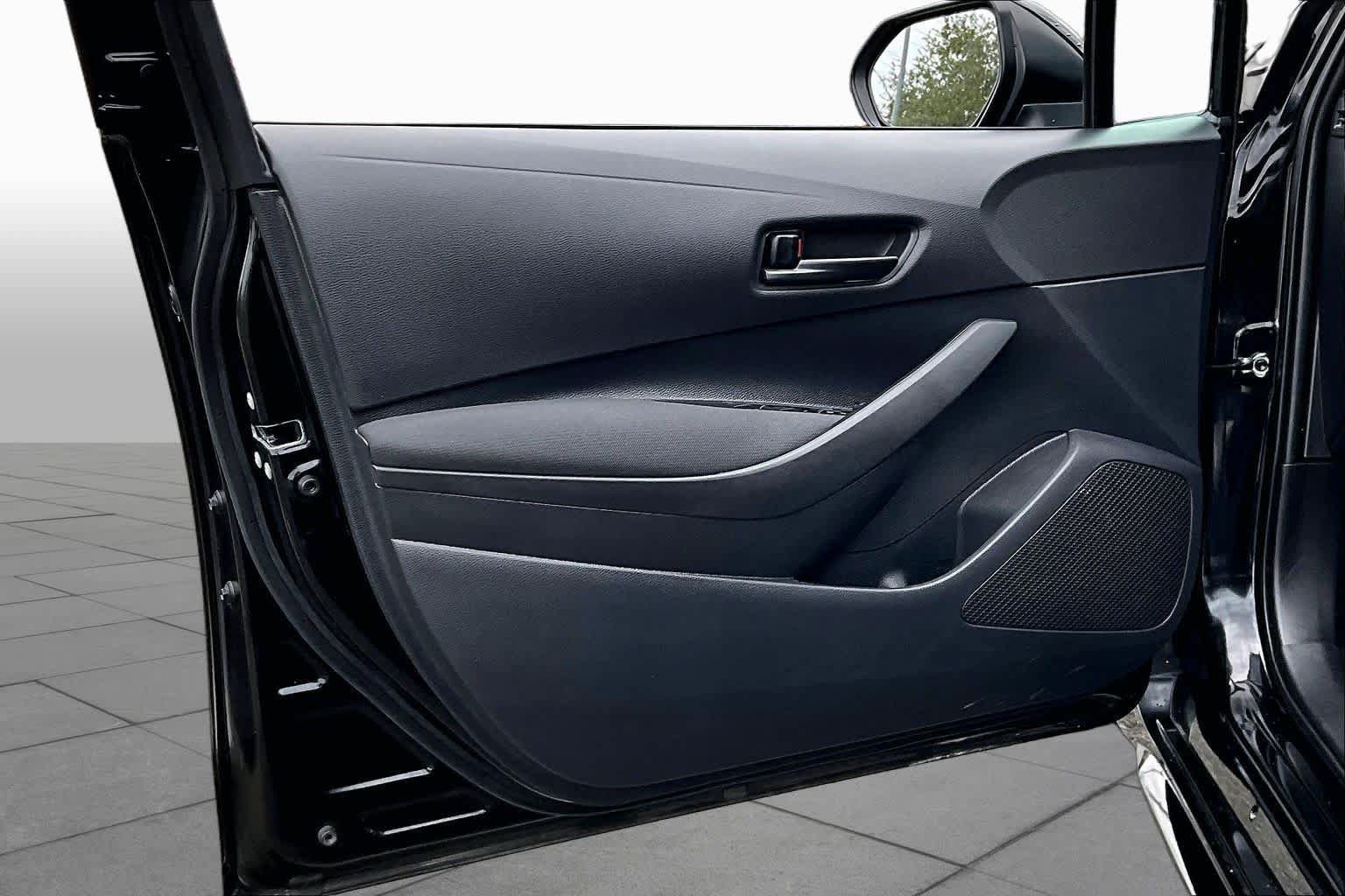 Certified 2025 Toyota Corolla LE FWD image 21