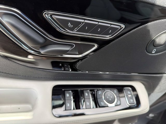 New 2027 Lincoln Aviator Reserve w/ Jet Appearance Package RWD image 10