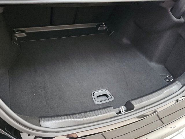 Used 2025 Mercedes-Benz C 300 4MATIC Sedan image 28