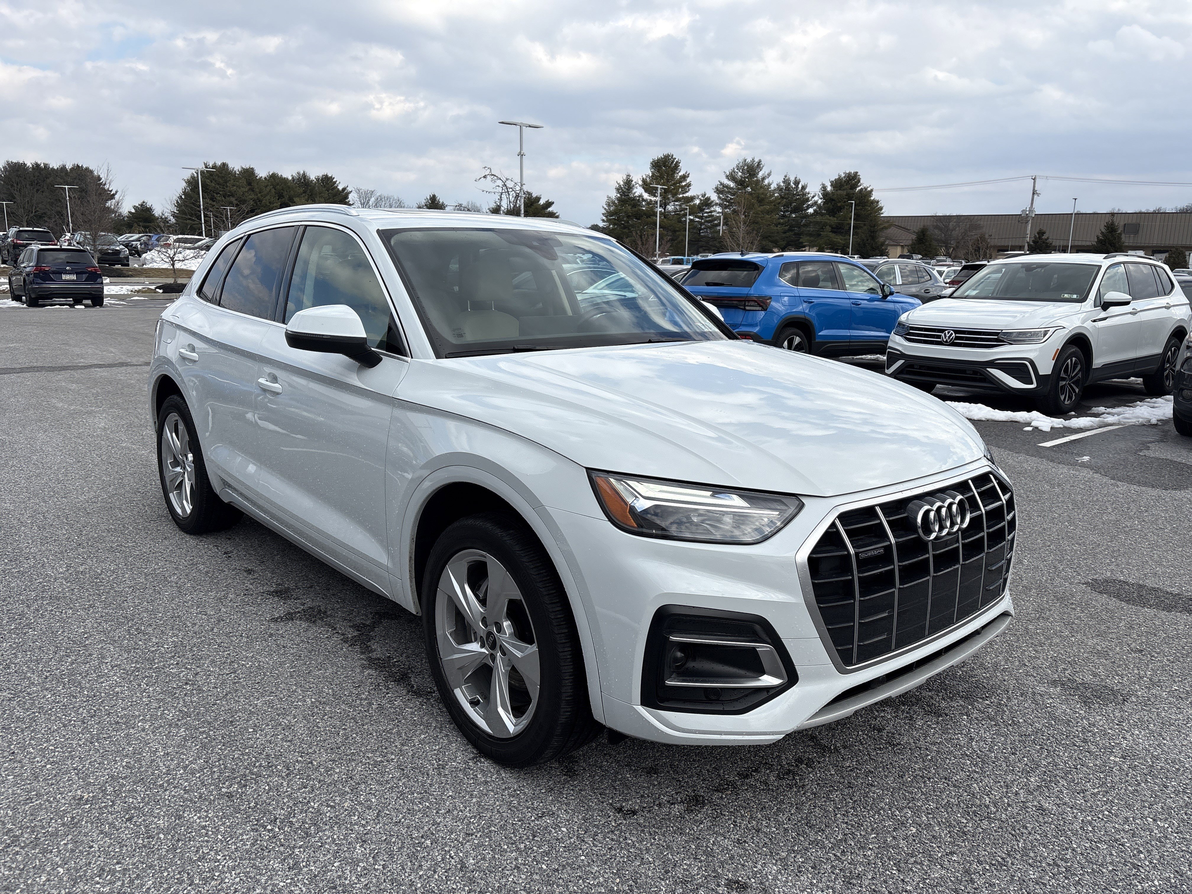 Used 2021 Audi Q5 Premium Plus w/ Premium Plus Package image 12
