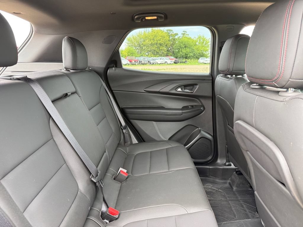 Used 2025 Chevrolet TrailBlazer RS w/ Convenience Package AWD/4WD image 41