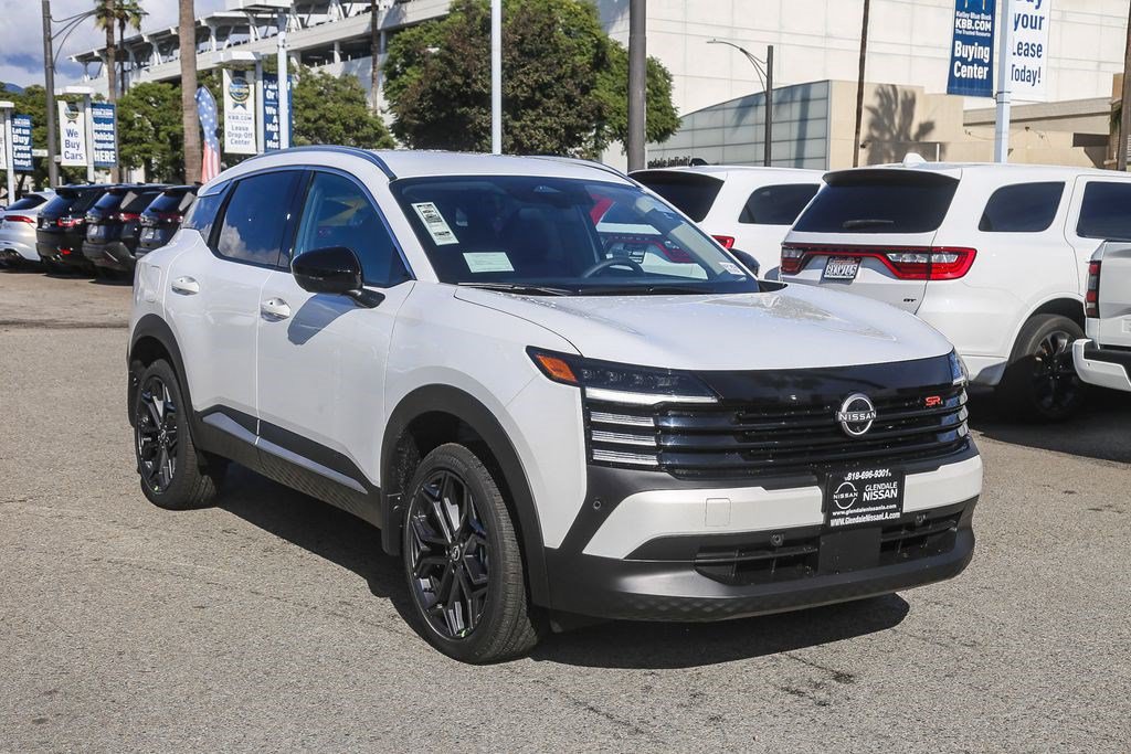 New 2026 Nissan Kicks SR w/ Interior Electronics Package FWD image 3