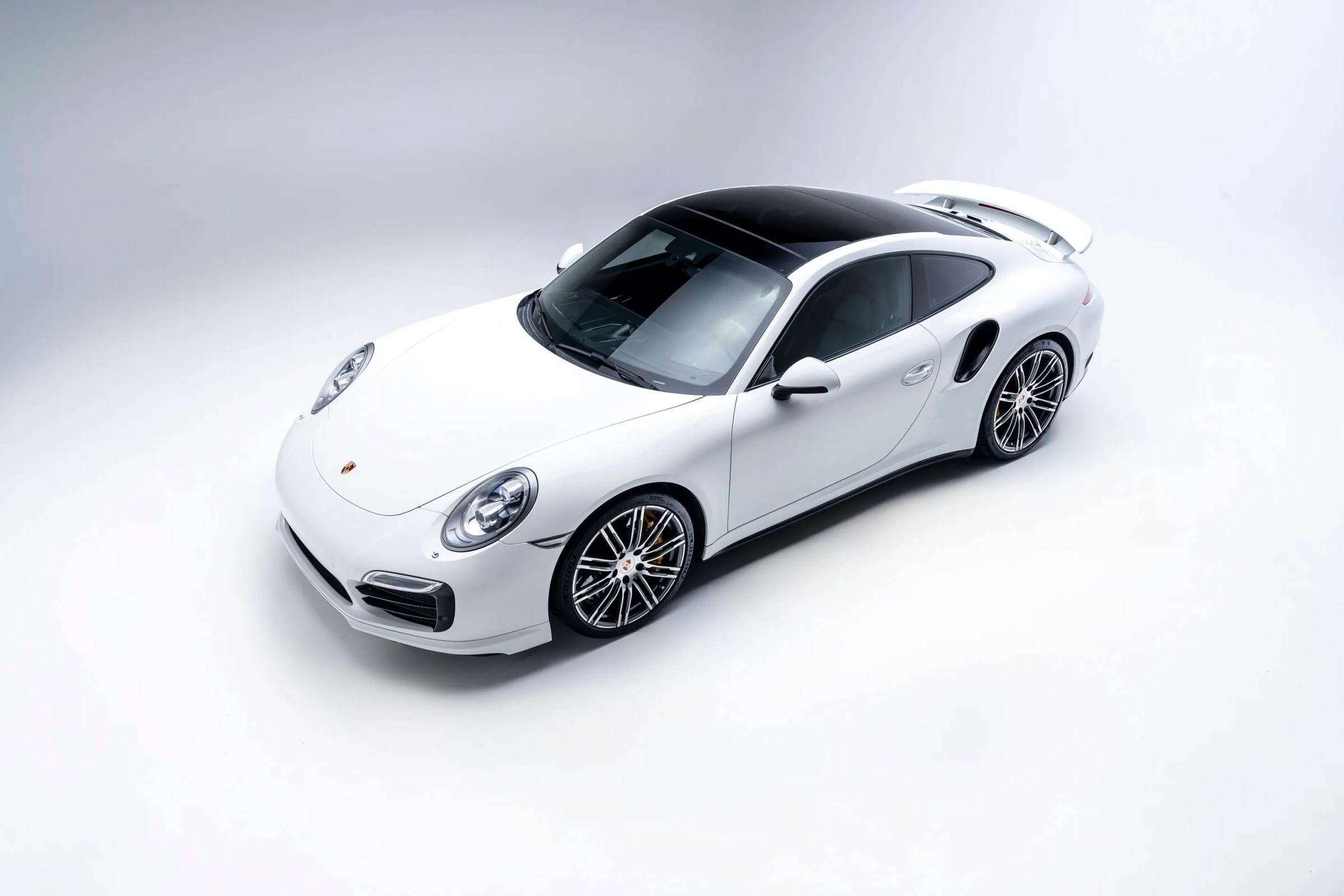 Used 2014 Porsche 911 Turbo S image 7