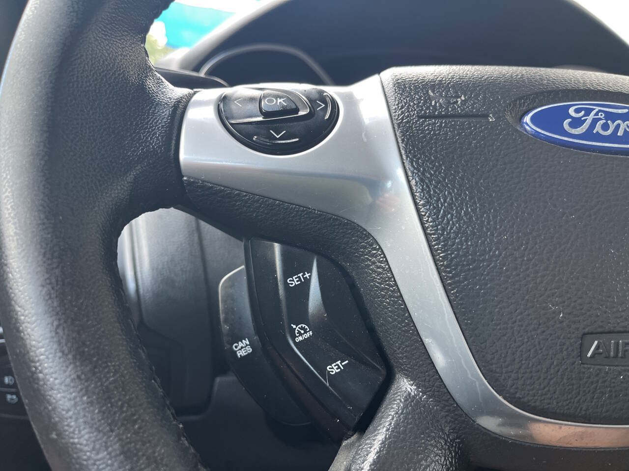 Used 2014 Ford Focus SE w/ SE Sport Package FWD image 19