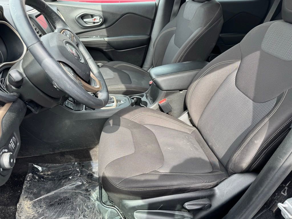 Used 2015 Jeep Cherokee Latitude w/ Cold Weather Group image 7