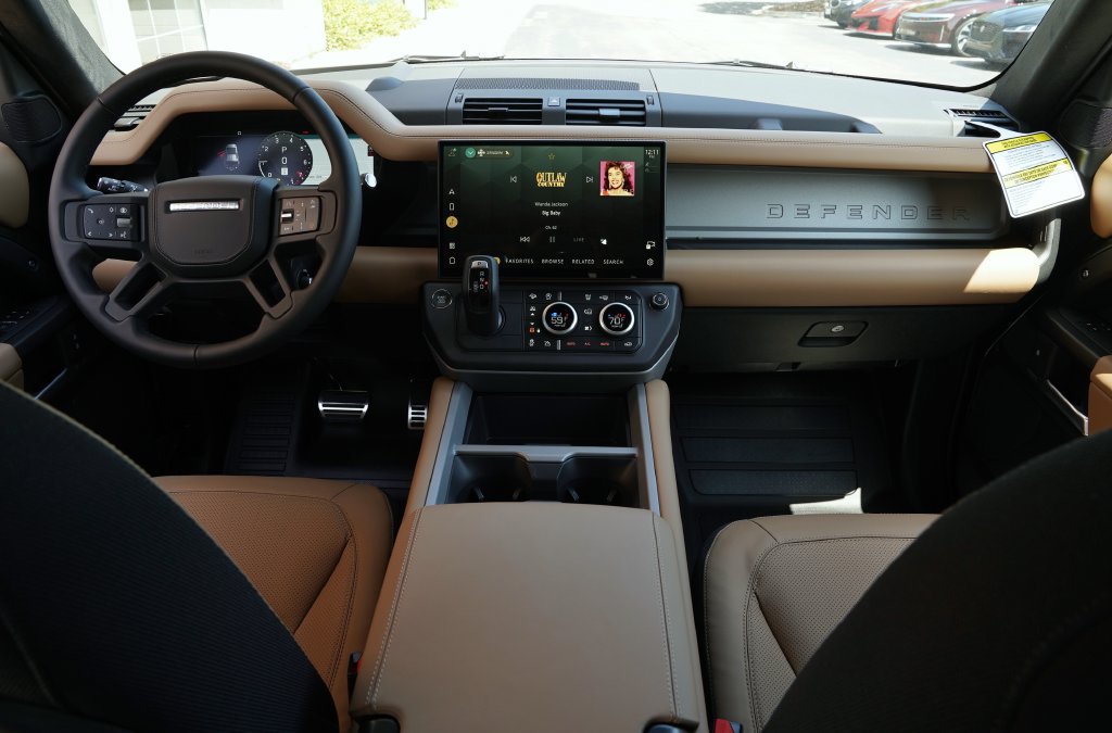 New 2026 Land Rover Defender 110 X AWD/4WD image 9
