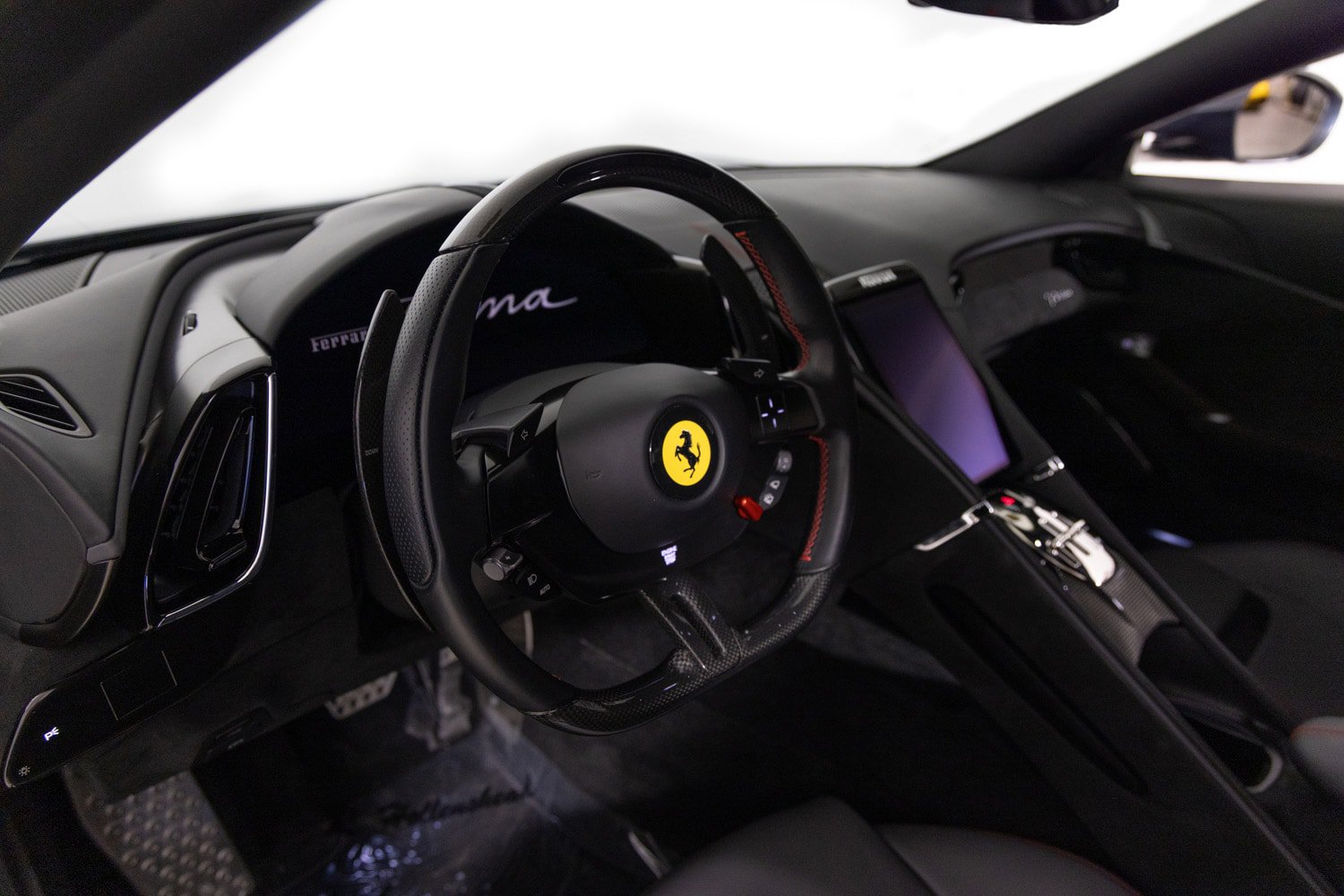 Used 2021 Ferrari Roma RWD image 20