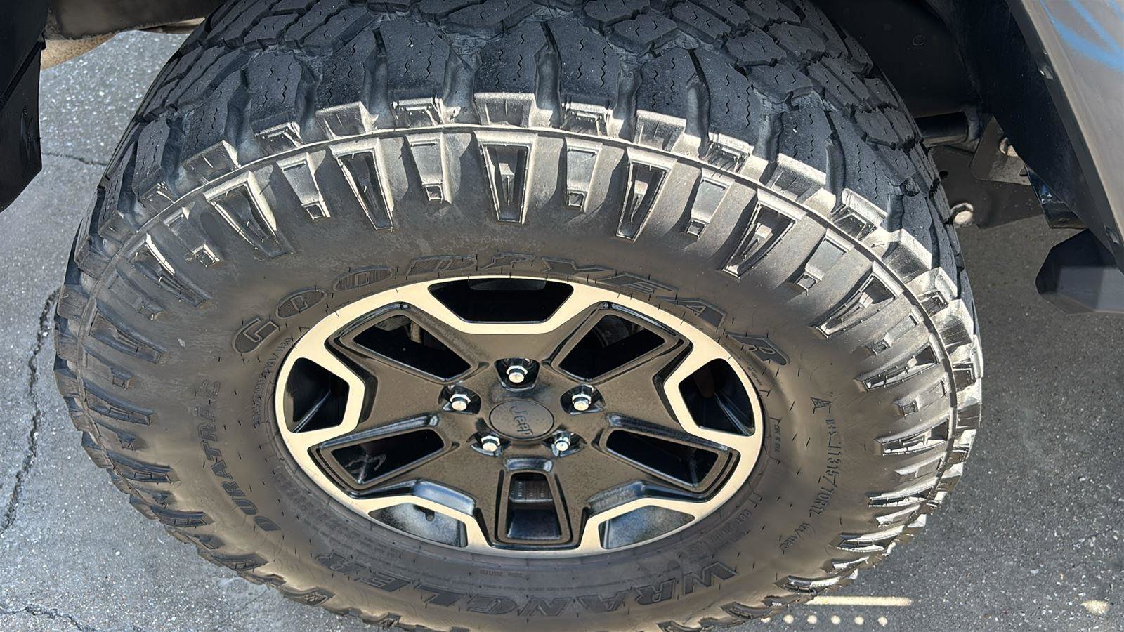 Used 2017 Jeep Wrangler Unlimited Rubicon AWD/4WD image 10