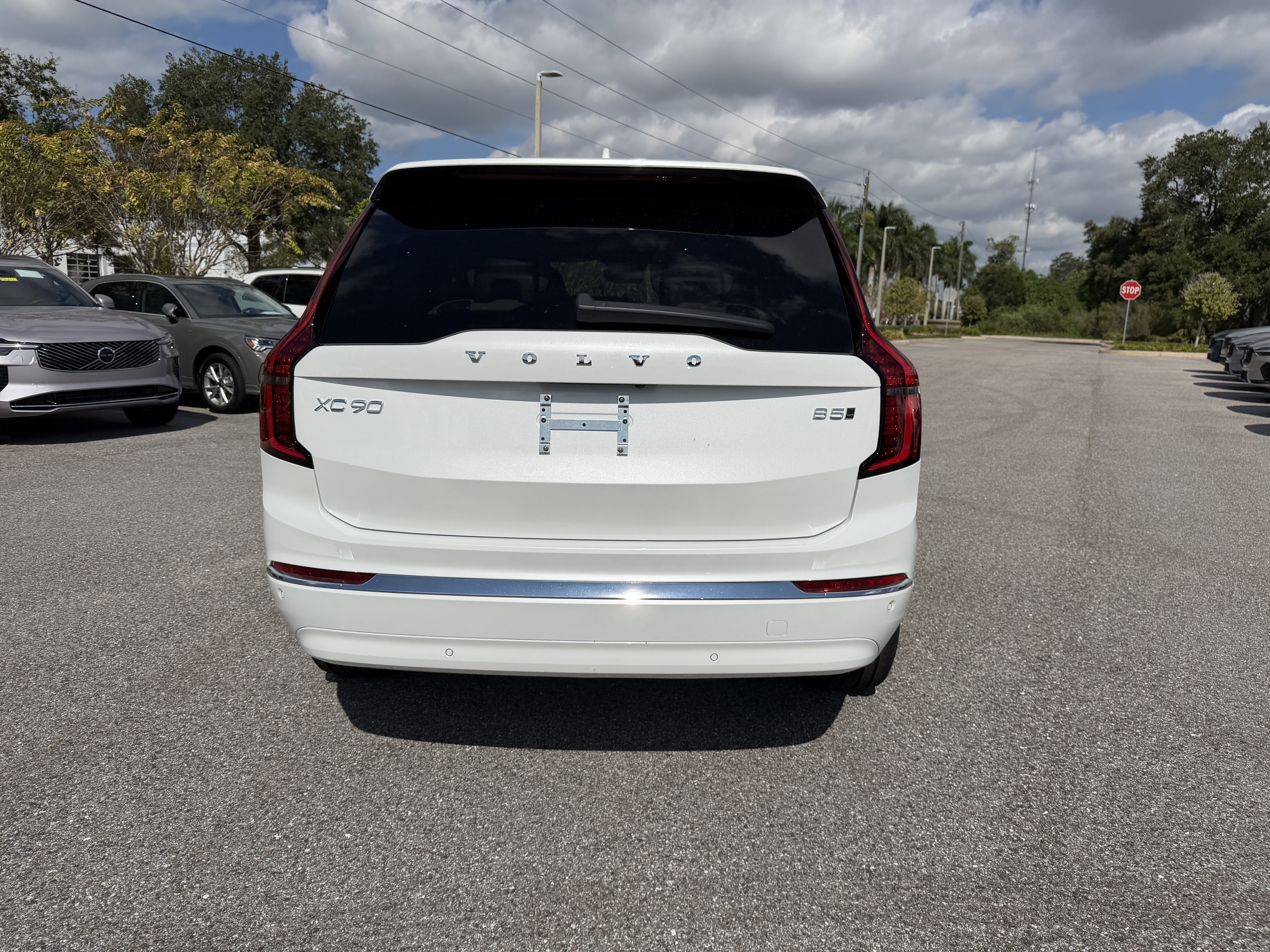 New 2026 Volvo XC90 B5 Core w/ Protection Package image 4