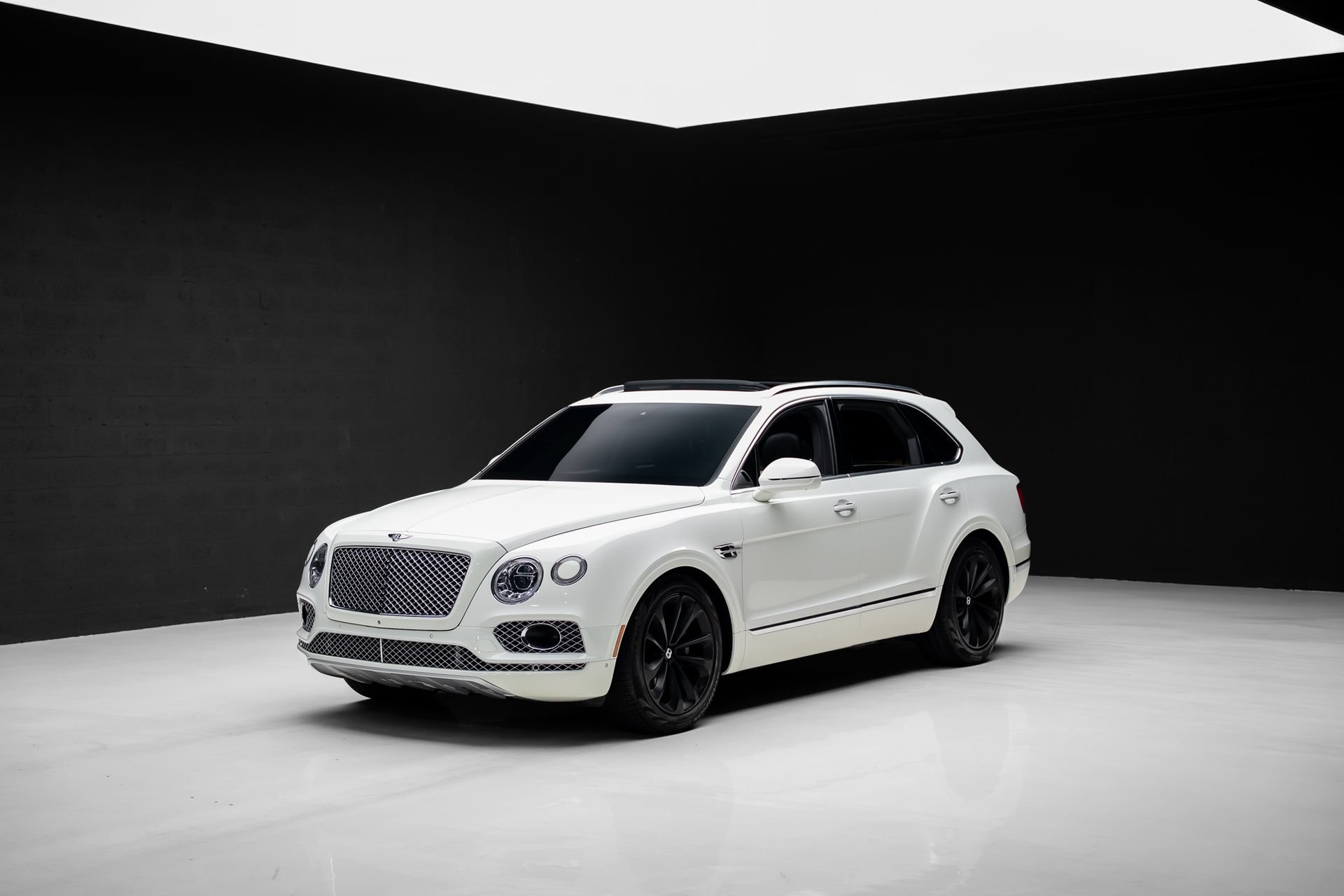 Used 2018 Bentley Bentayga AWD/4WD image 4