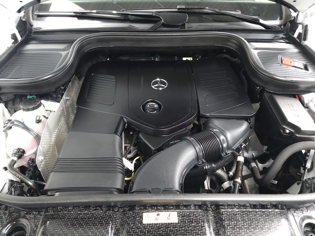 Used 2025 Mercedes-Benz GLE 450e 4MATIC w/ AMG Line Exterior image 36